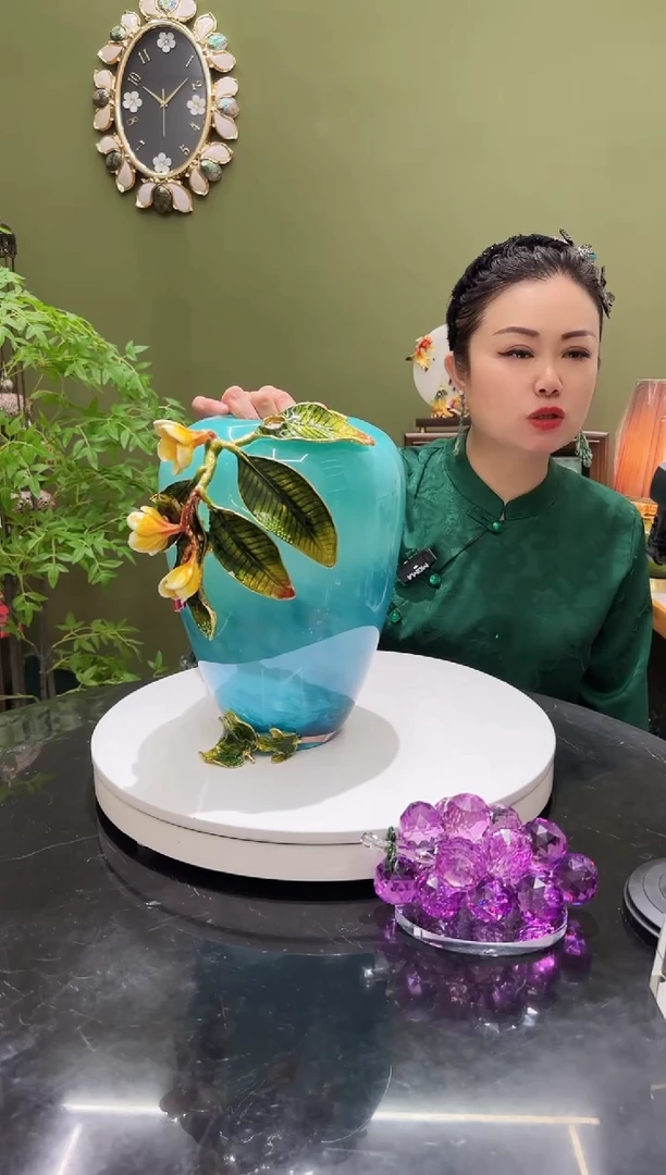 琉璃珐琅彩蝶恋花 花瓶