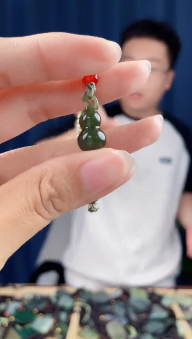 未镶嵌和田玉挂件拍一发一，多样性发货