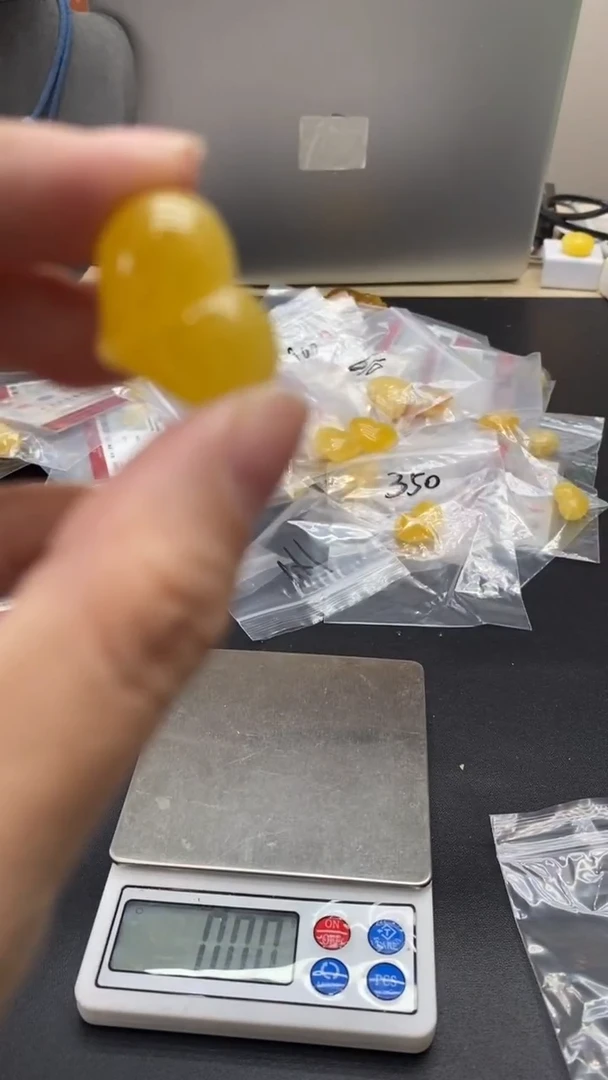 琥珀未镶嵌珠宝奇石230