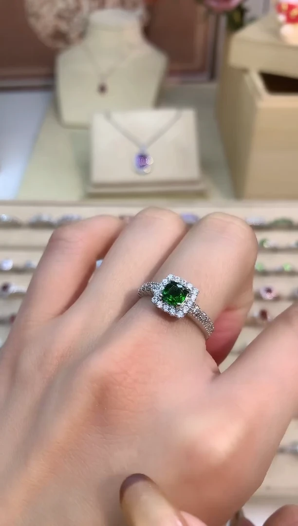 银S925镶嵌透辉石戒指方切