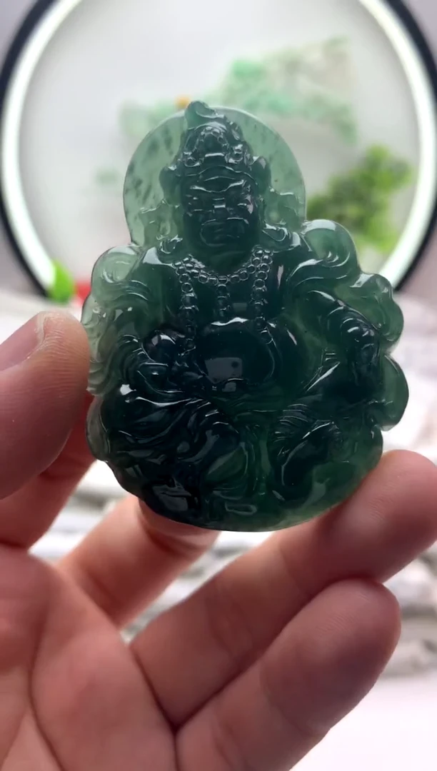 翡翠未镶嵌颈饰黄财神【品质一般介意慎拍】