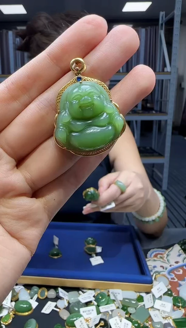 和田玉18K金镶嵌挂件1