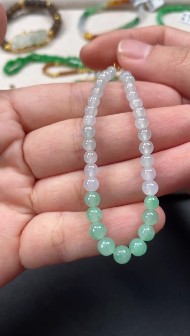 18K金镶嵌手链翡翠一条  P541