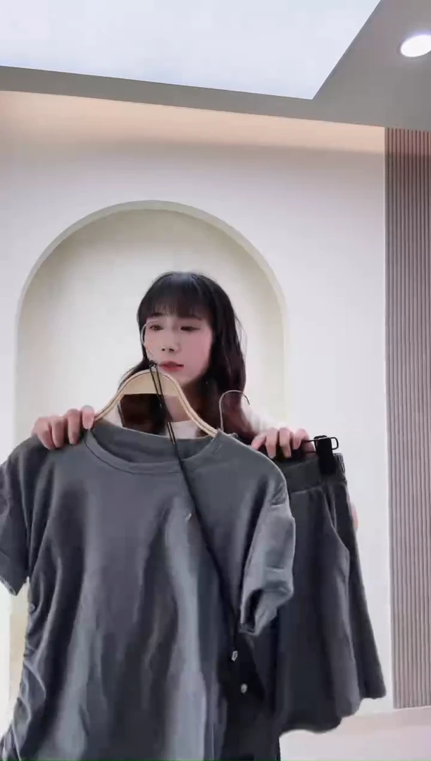 闪购订单灰色两件套带包包