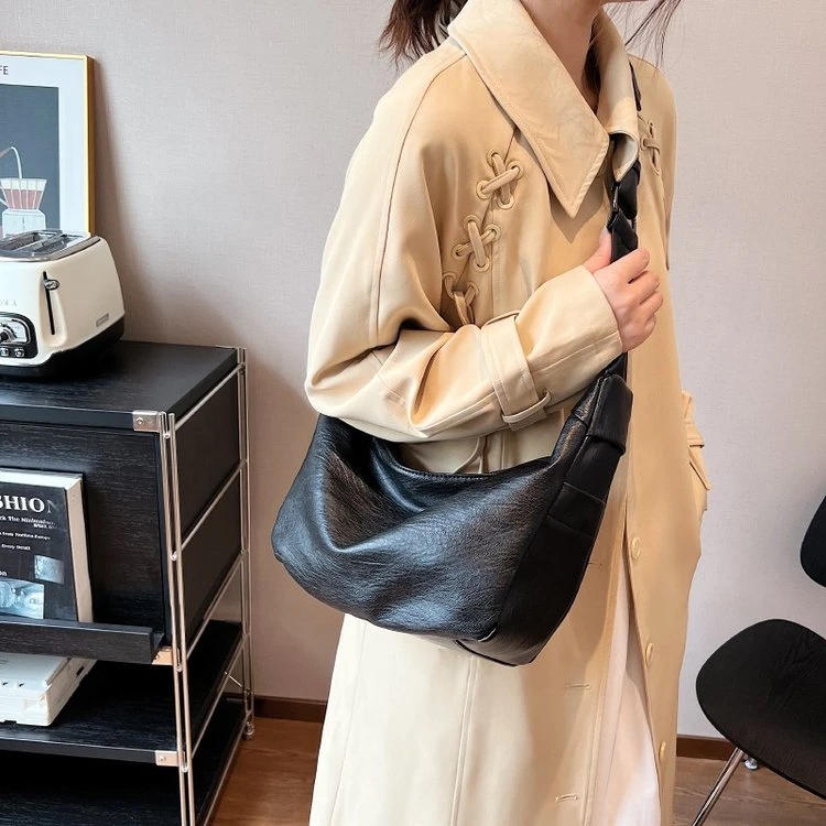 路夫人女包单肩斜挎包包B010