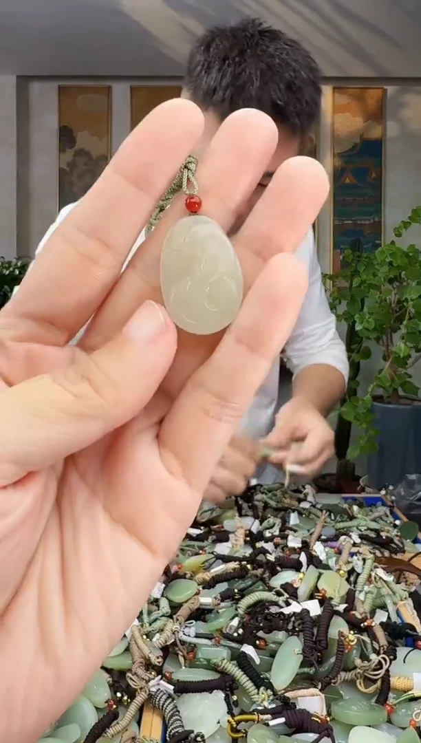 未镶嵌和田玉挂件拍一发一