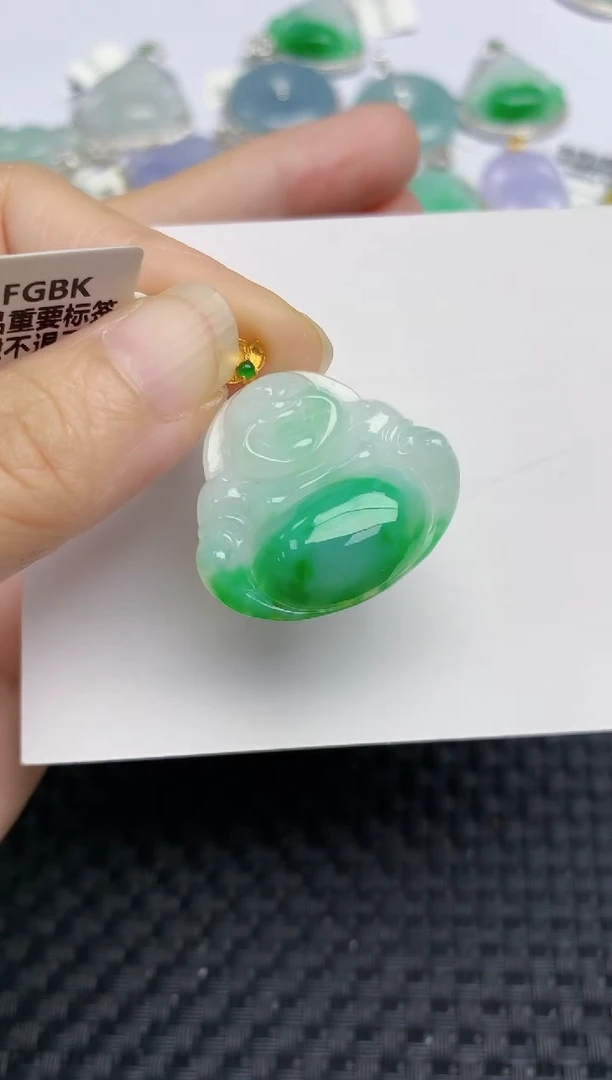 翡翠18K金镶嵌颈饰天然A货翡翠