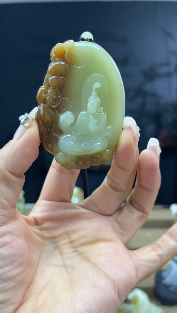 颈饰未镶嵌和田玉1