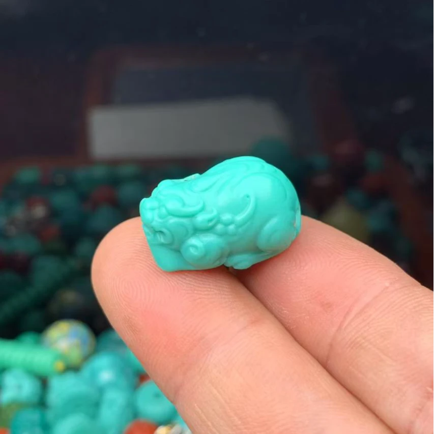 湖北原矿纯手工特色高瓷原石精工绿色貔貅12x10x18mm配珠【085】