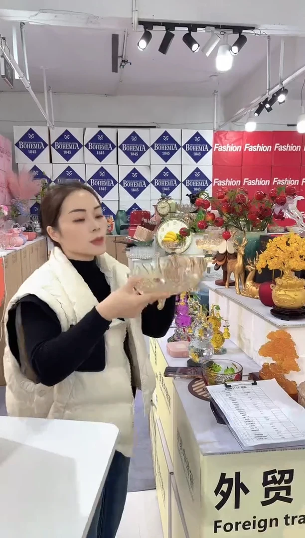 有机玻璃【老板娘】孤品高顿摆件