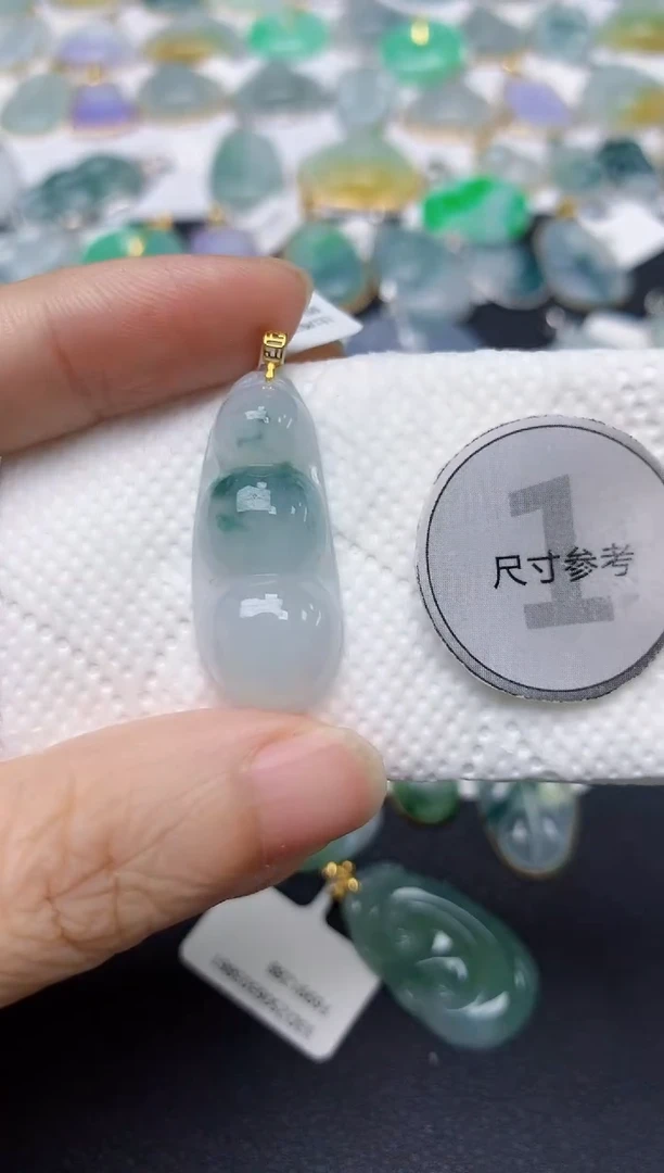 翡翠18K金镶嵌颈饰天然缅甸A货翡翠