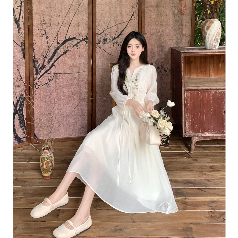 欧货重工刺绣精致休闲天丝麻气质修身连衣裙J