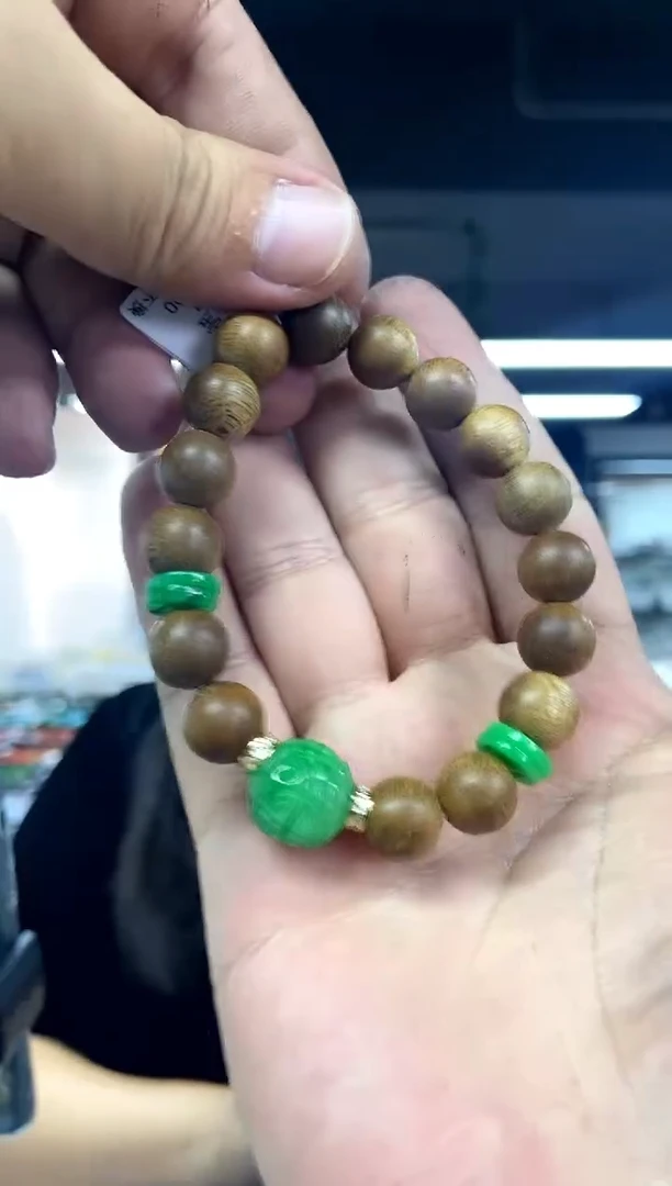 未镶嵌手串翡翠多样性发其一颜色微差