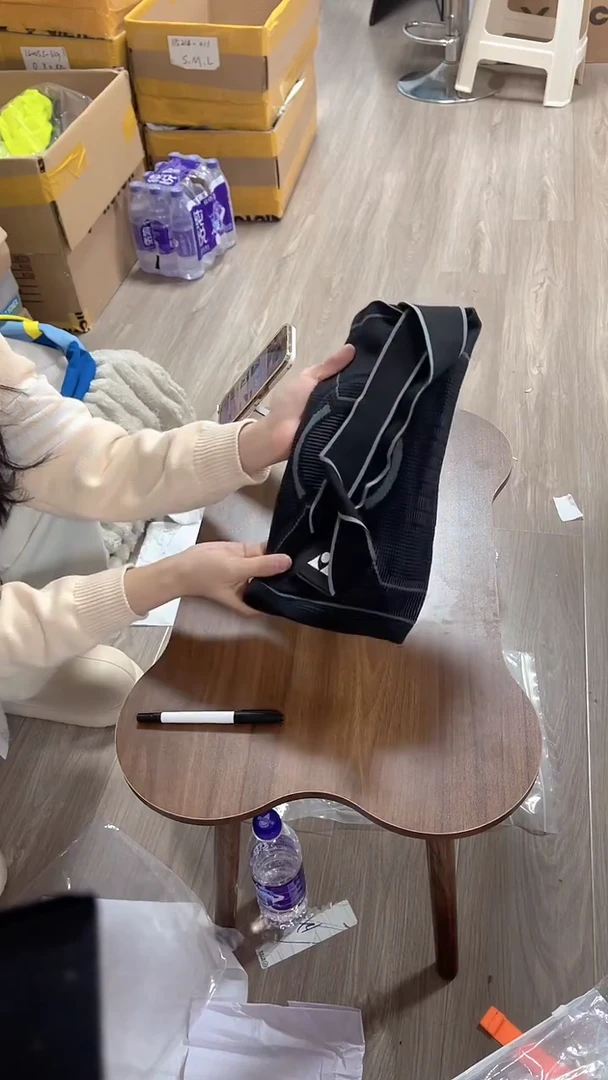 64 正品微瑕 黑色护膝L