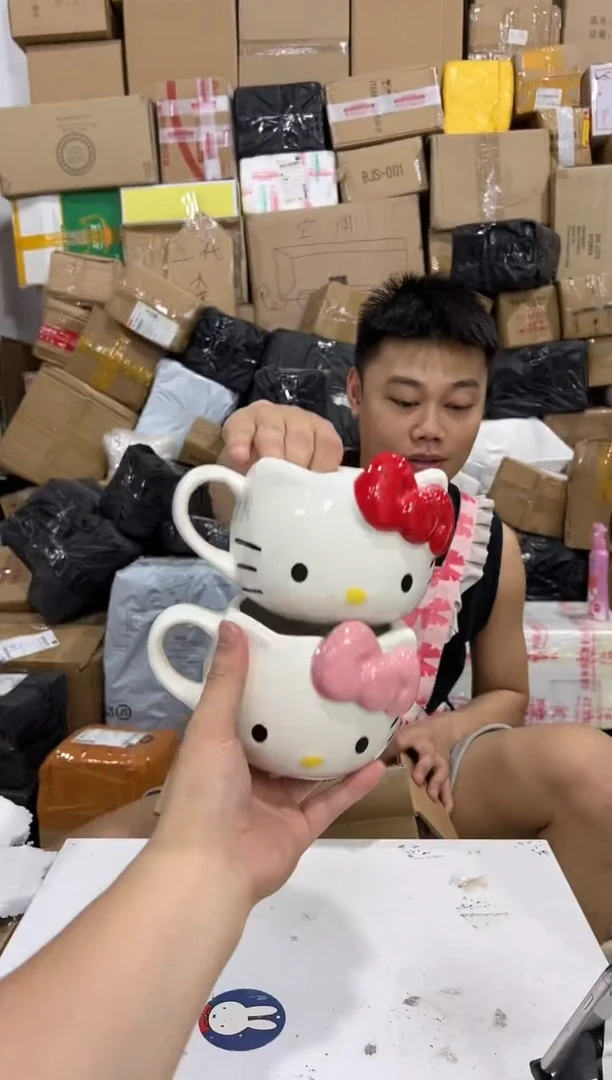 瓷片大号红色加粉色kt头杯2件套