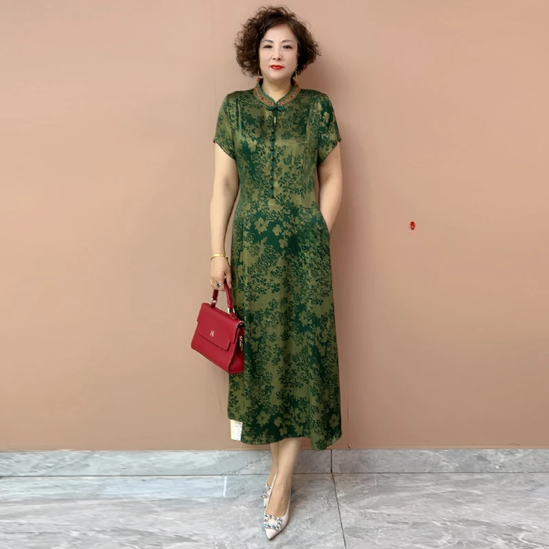 129高品质中年妈妈真丝连衣裙中式国风领口刺绣显瘦碎花旗袍长裙