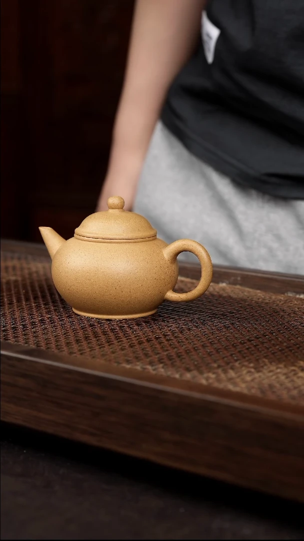 茶壶紫砂黄金段水平