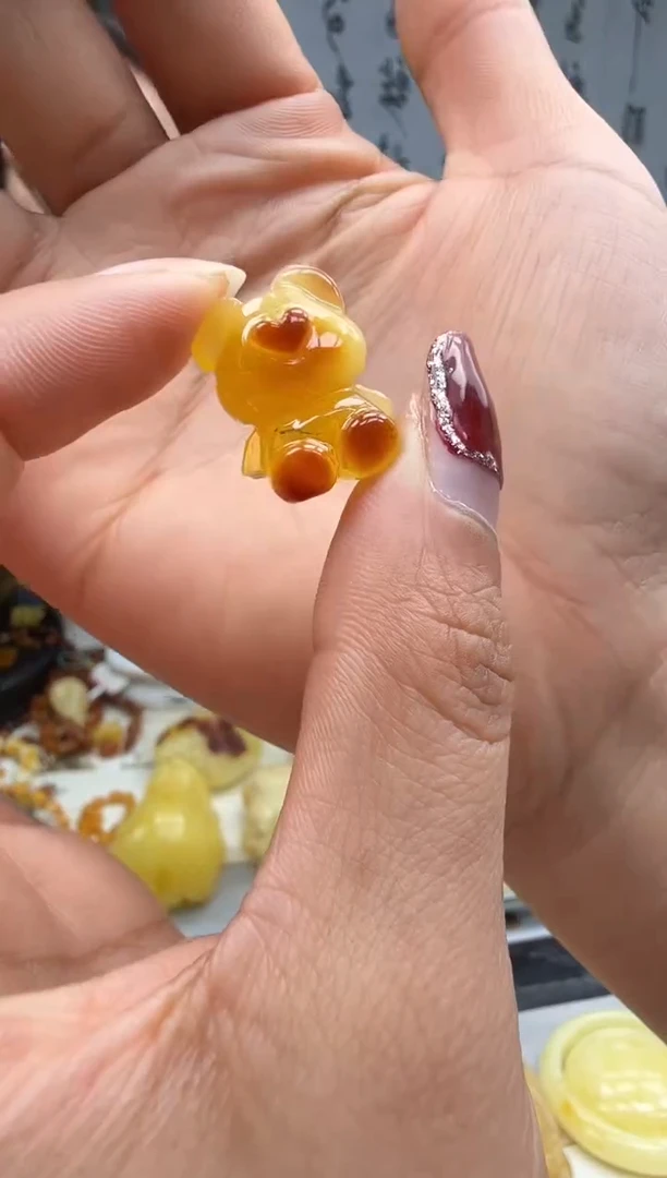 【闪购商品】琥珀裸石未镶嵌配饰