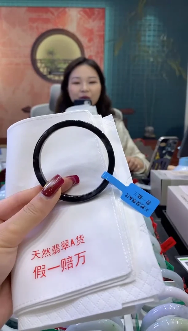 【闪购商品】翡翠手镯未镶嵌多人07105