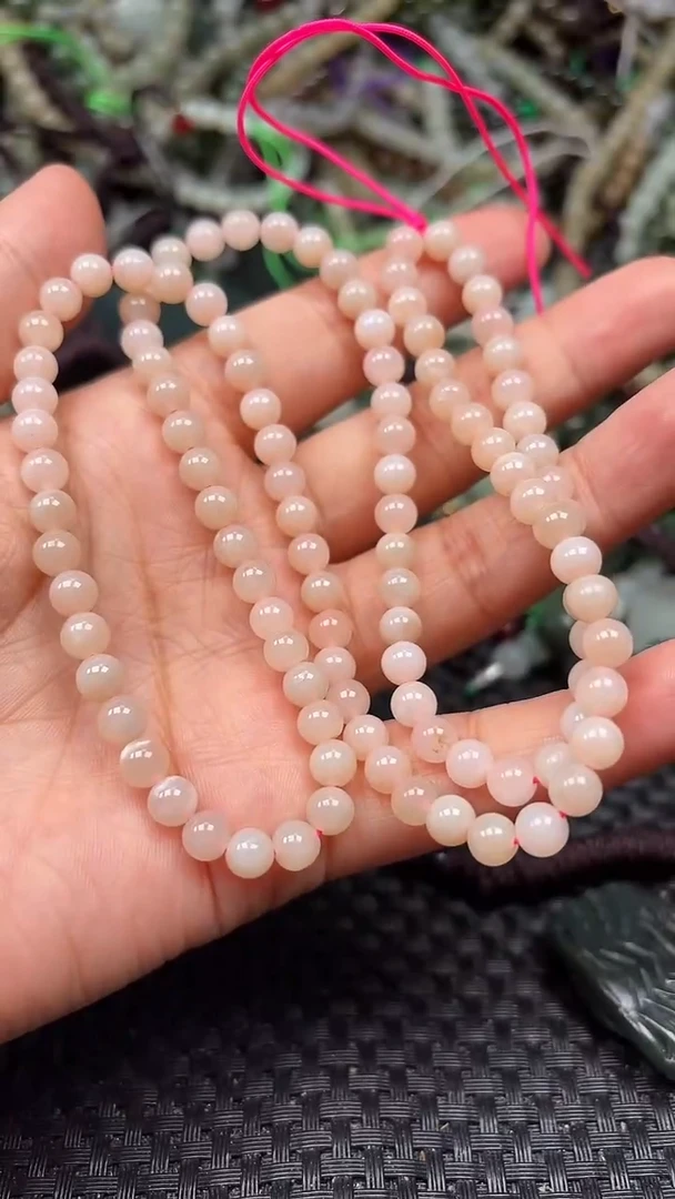 和田玉未镶嵌颈饰1