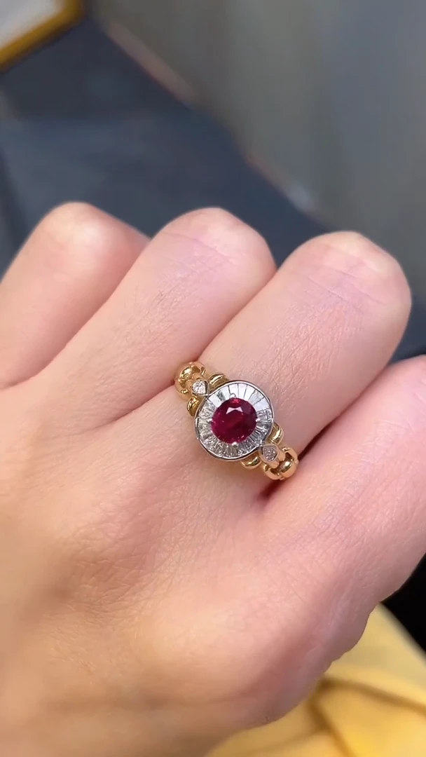 18K金镶嵌戒指红宝石鸽血红主石：0.76ct