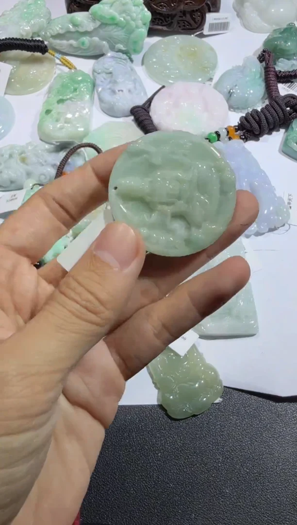 【闪购商品】翡翠颈饰未镶嵌00010733