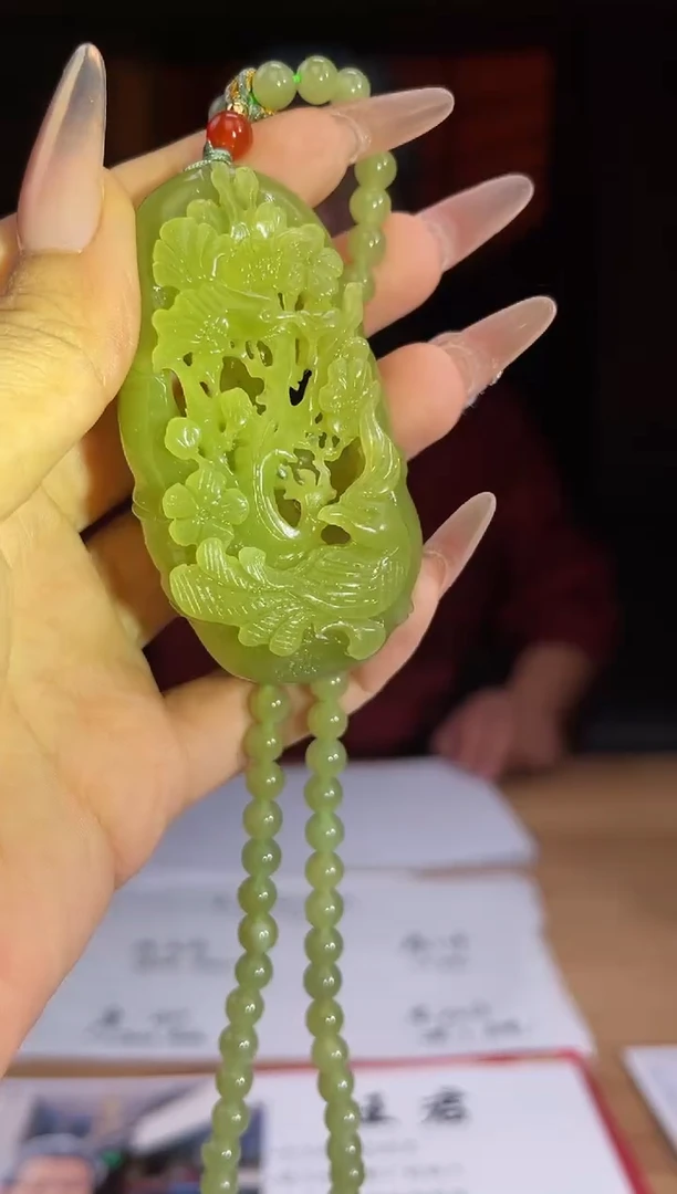 和田玉未镶嵌颈饰A192