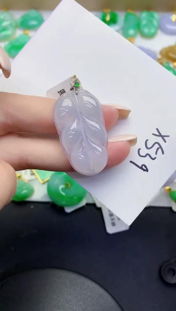 颈饰18K金镶嵌翡翠缅甸天然翡翠A货