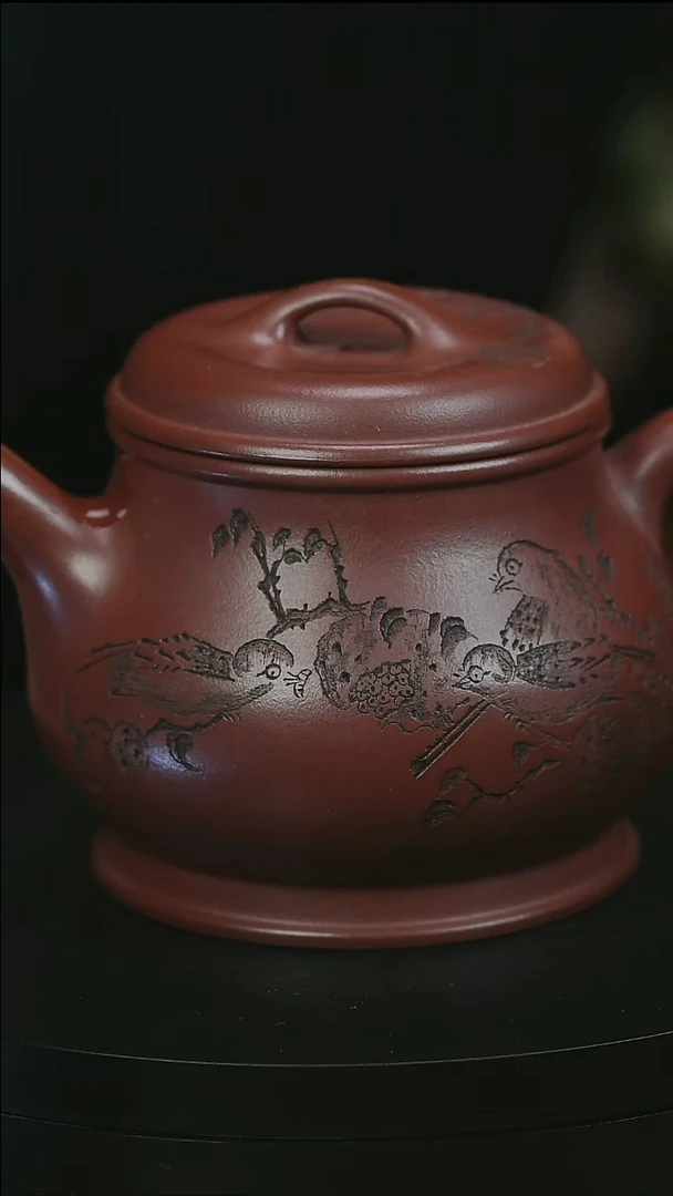 茶壶紫砂枯****鸦H1813王圆圆龙血砂刻绘颂金