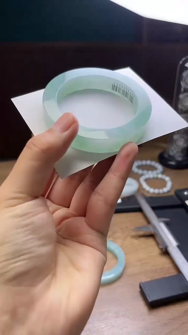 未镶嵌手镯定制翡翠小*睛定制