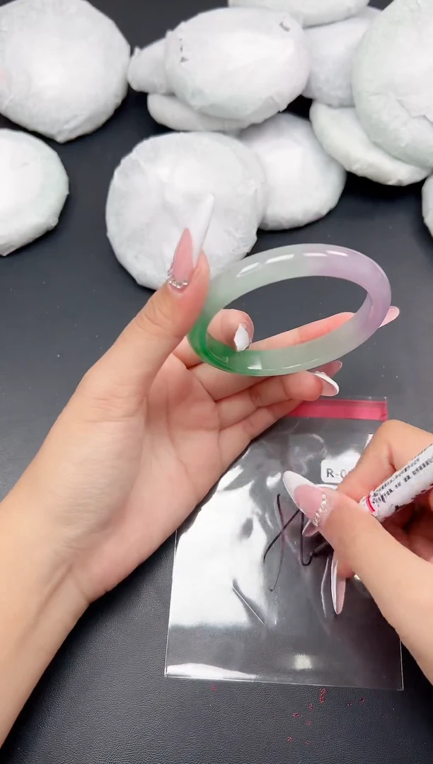 精品手镯，一物一拍R-098