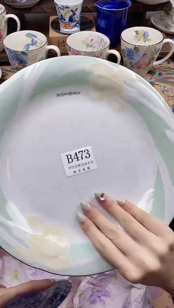 瓷片鱼*走                B473