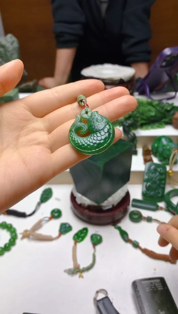 颈饰未镶嵌和田玉1随机发货，拍一发一