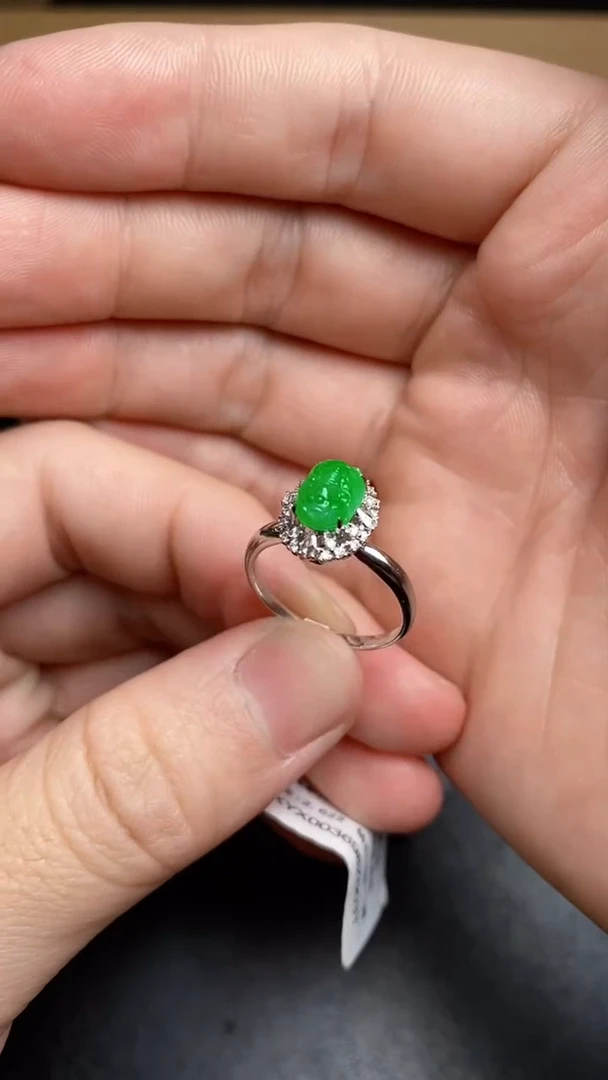 【闪购商品】翡翠戒指18K金镶嵌翡翠