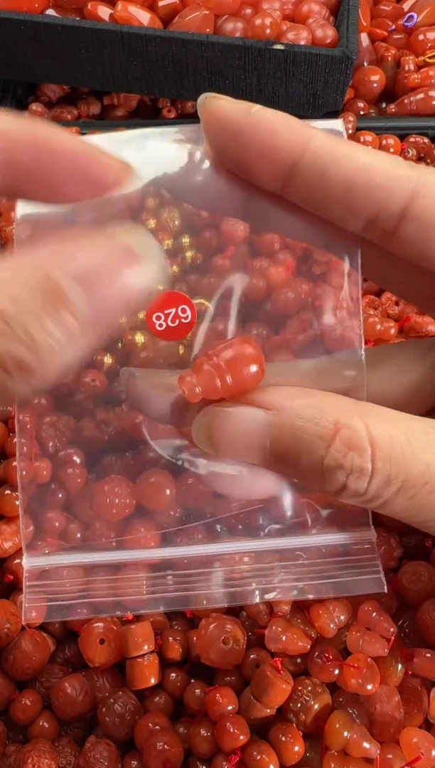 【闪购商品】南红玛瑙颈饰未镶嵌1