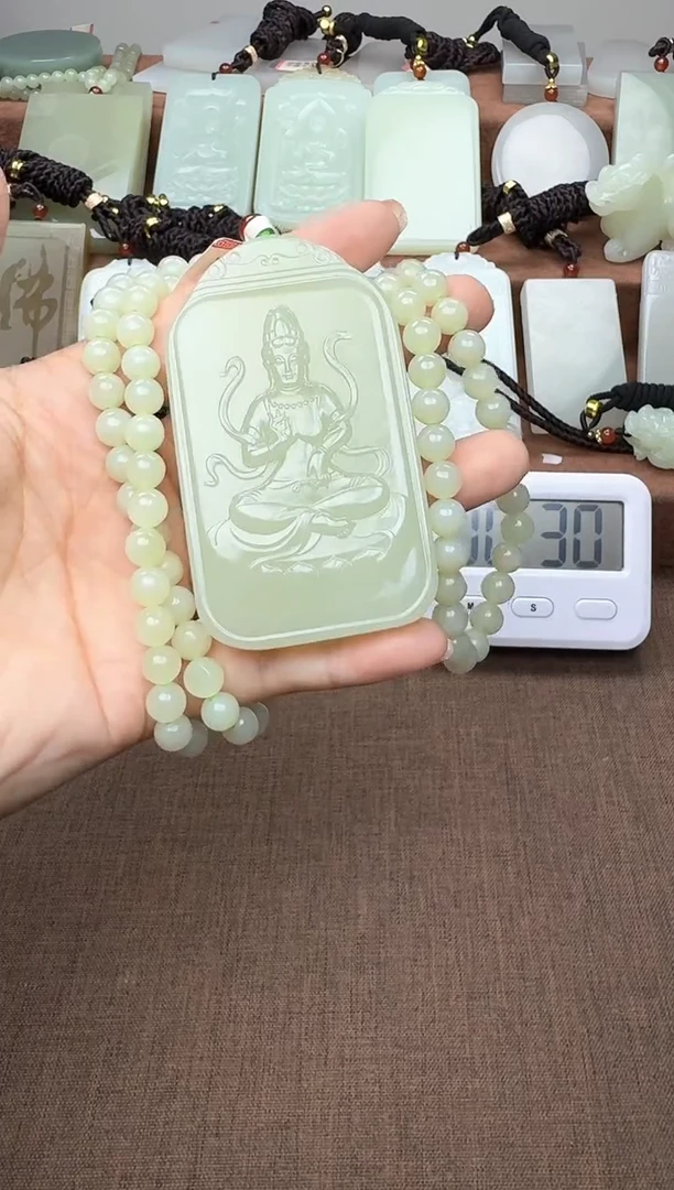 颈饰未镶嵌和田玉1