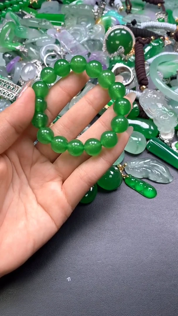 颈饰未镶嵌翡翠(配扣头多样性发其一）77