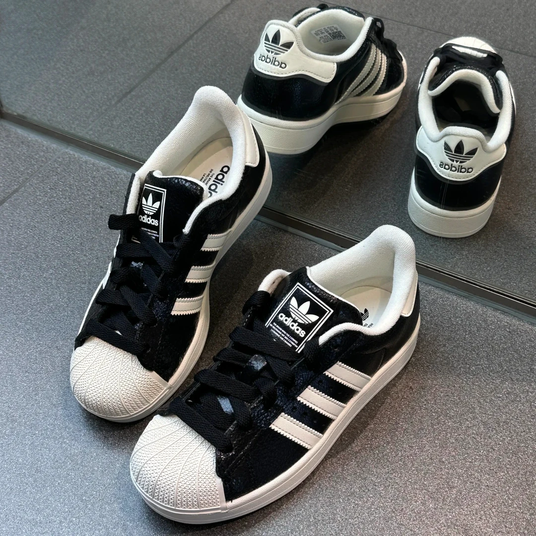 adidas/阿迪达斯新款熊猫2代裂纹皮革经典贝壳头运动板鞋JS4014