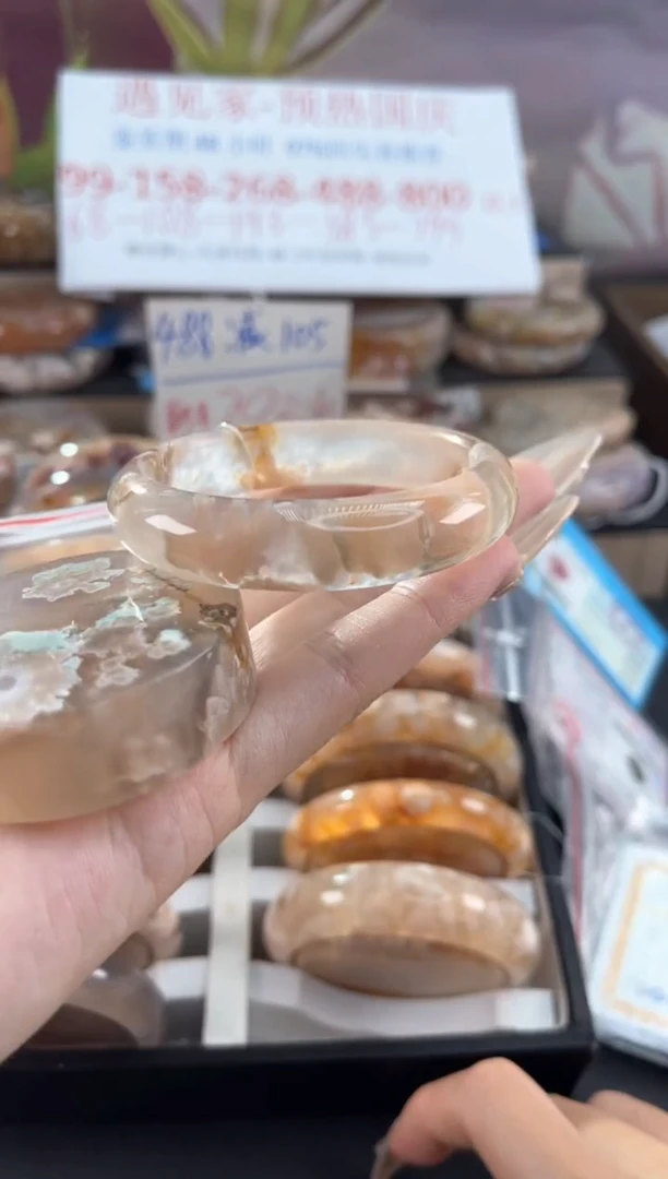 未镶嵌手镯石英质玉53