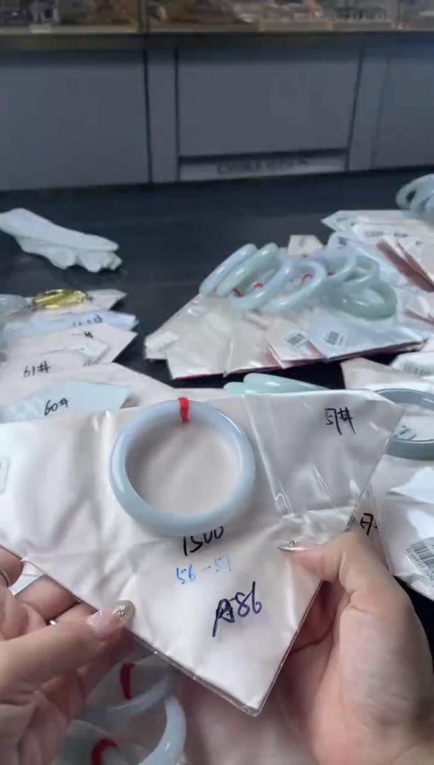 未镶嵌手镯翡翠巴**玛ZY手镯 A86