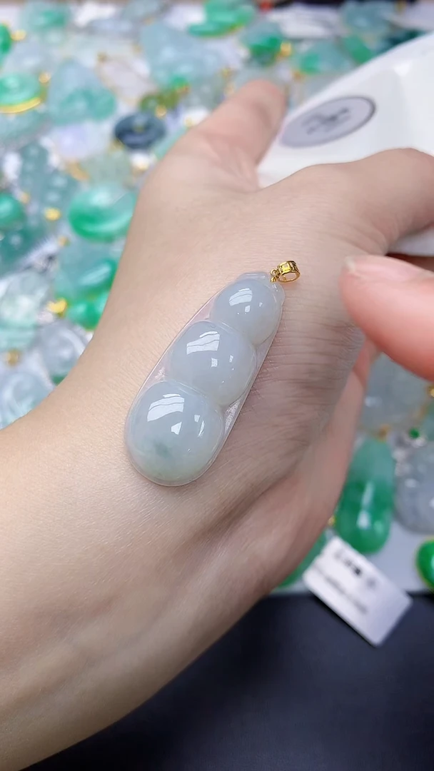 颈饰18K金镶嵌翡翠 天然缅甸A货百元以上9元证书费自理