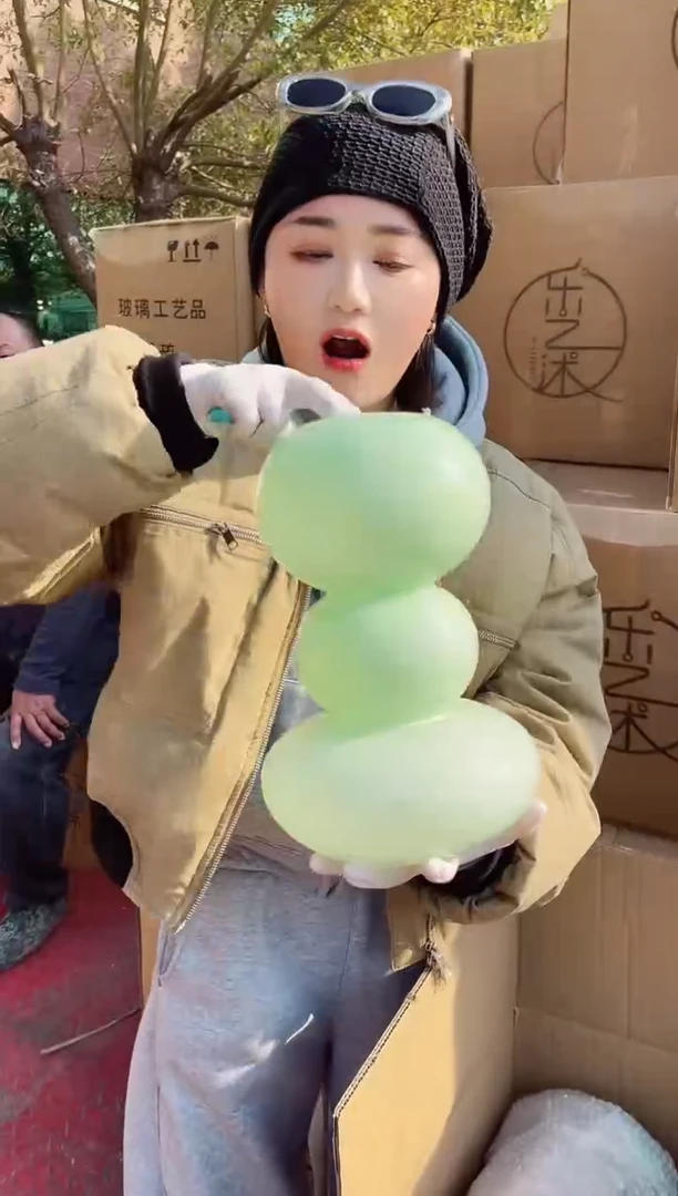 【闪购商品】玻璃海燕微瑕花瓶--7MMNM