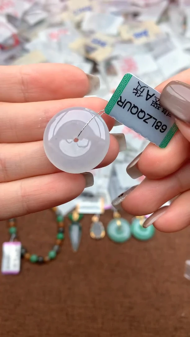 未镶嵌挂件翡翠—