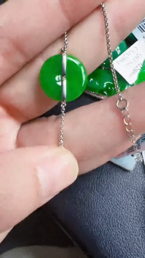 颈饰18K金镶嵌翡翠手链