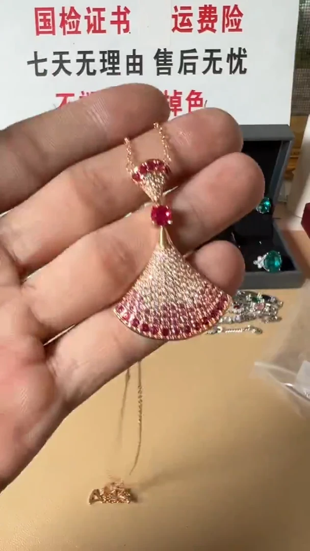 颈饰18K金镶嵌红宝石225