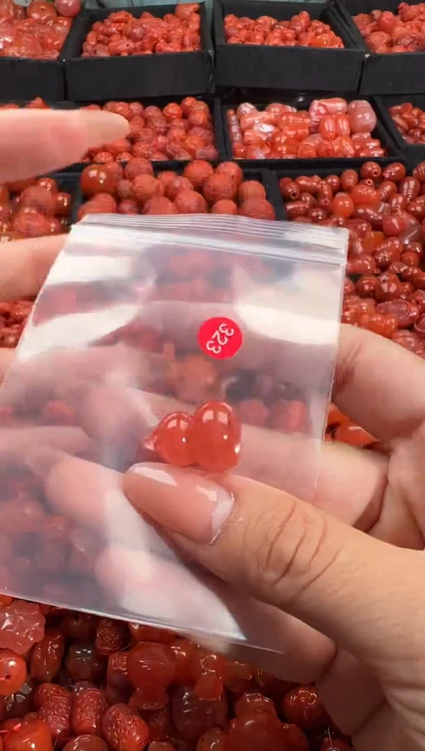 南红玛瑙未镶嵌颈饰11