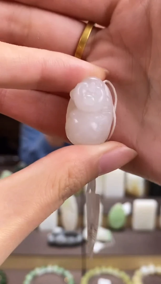 颈饰未镶嵌和田玉手工白玉 抱抱佛