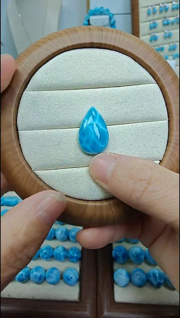 未镶嵌针钠钙石（海纹石）珠宝半成品音****师多样性发一