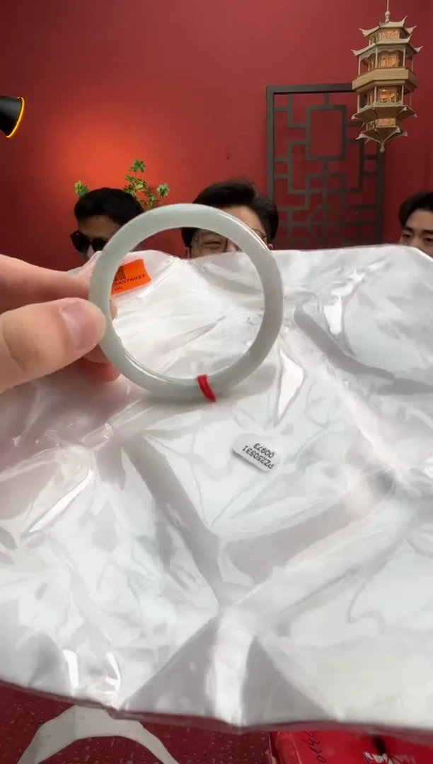 未镶嵌手镯（圆镯）翡翠翡翠手镯22