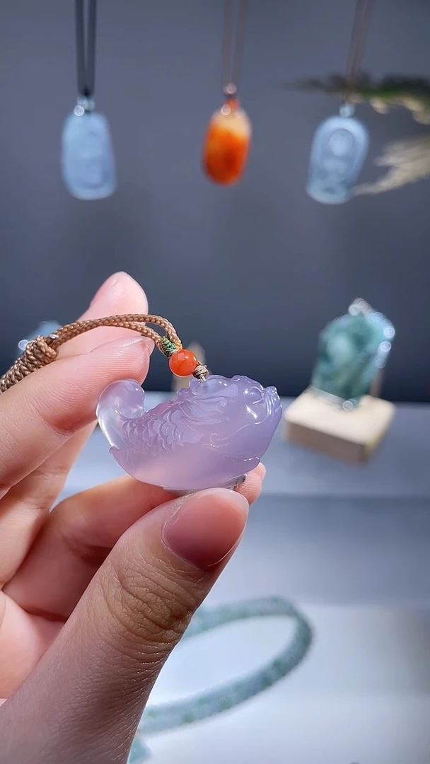 未镶嵌颈饰玛瑙/玉髓龙鱼